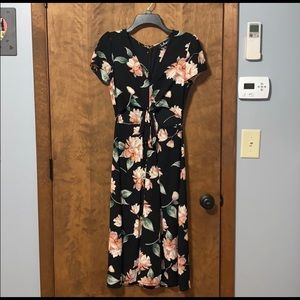 Lulus floral midi dress